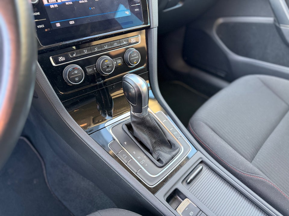 VW Golf VII 1,5 TSi 130 Highline Variant 5d