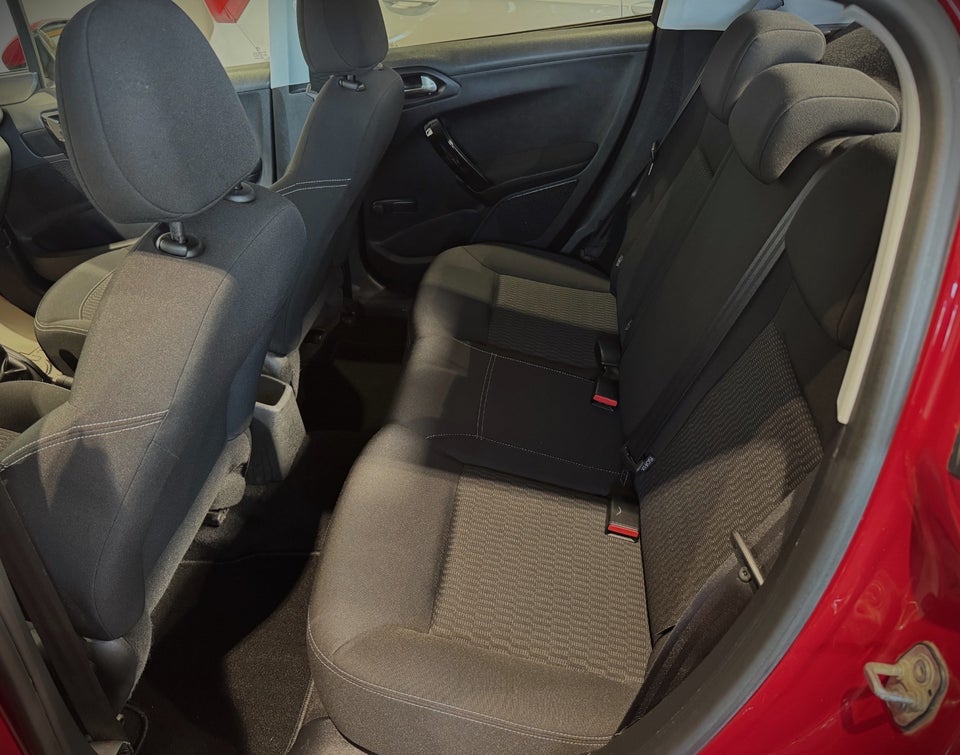 Peugeot 208 1,6 BlueHDi 100 Envy 5d