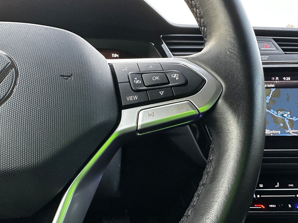 VW Touran 2,0 TDi 150 Comfortline DSG Van 5d