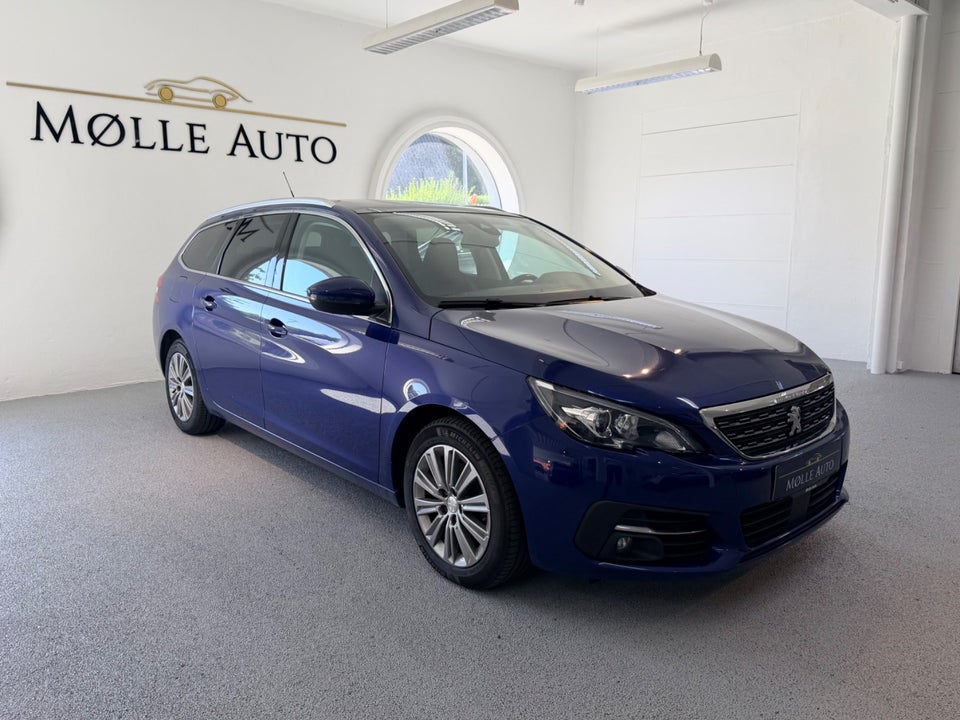 Peugeot 308 1,5 BlueHDi 130 Selection Sky 5d