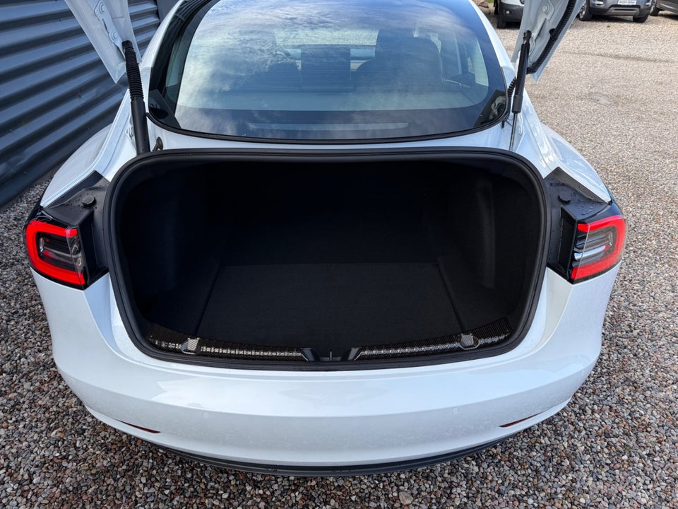 Tesla Model 3 RWD 4d