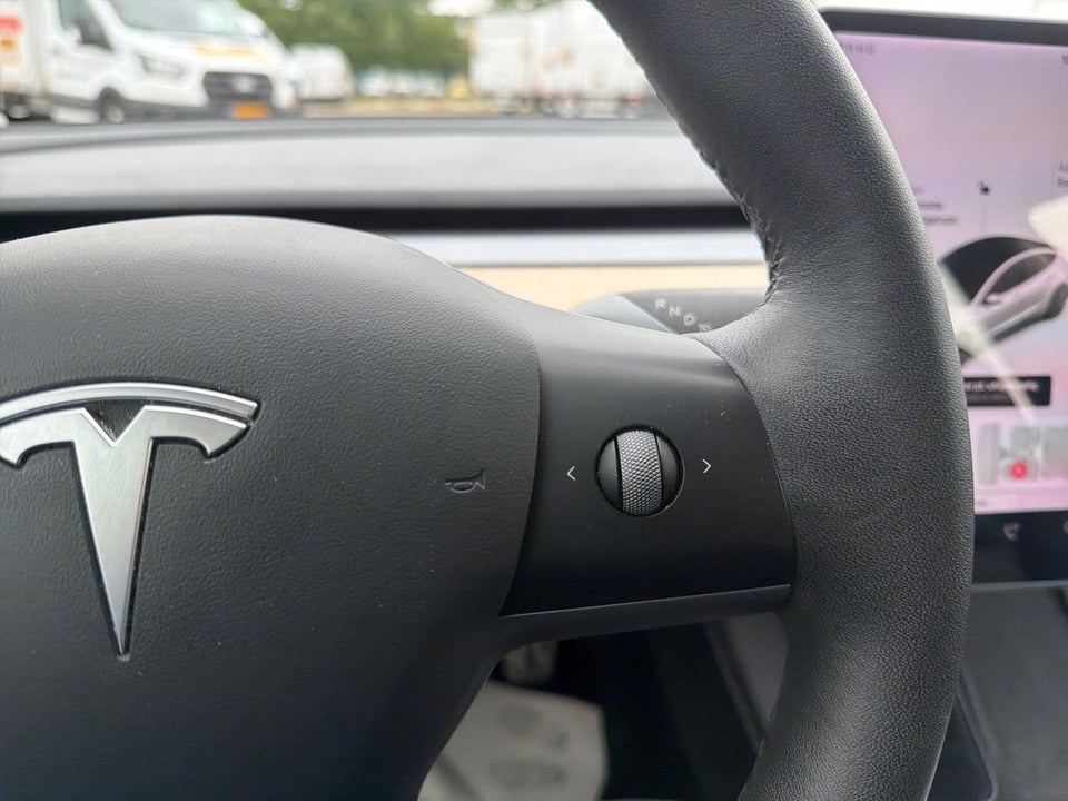 Tesla Model 3 Standard Range+ RWD 4d