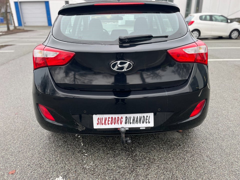 Hyundai i30 1,6 GDi Style Eco 5d