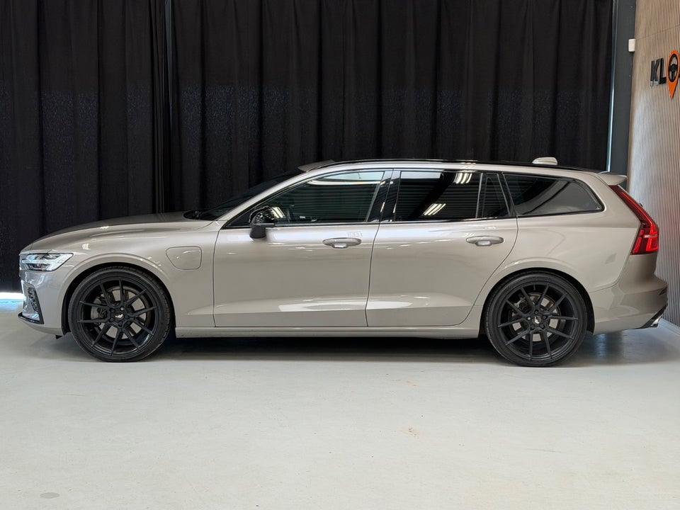 Volvo V60 2,0 T6 ReCharge R-Design aut. AWD 5d