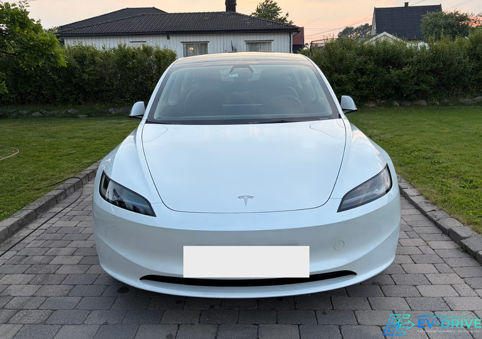 Tesla Model 3 RWD 4d