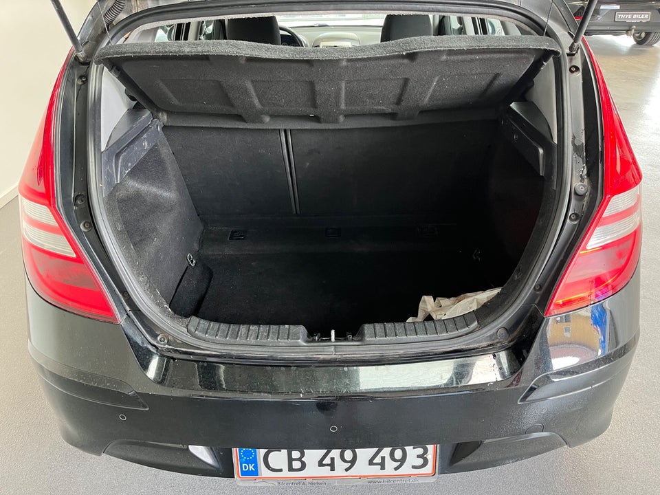 Hyundai i30 1,6 CRDi 90 Classic Sense+ Eco 5d