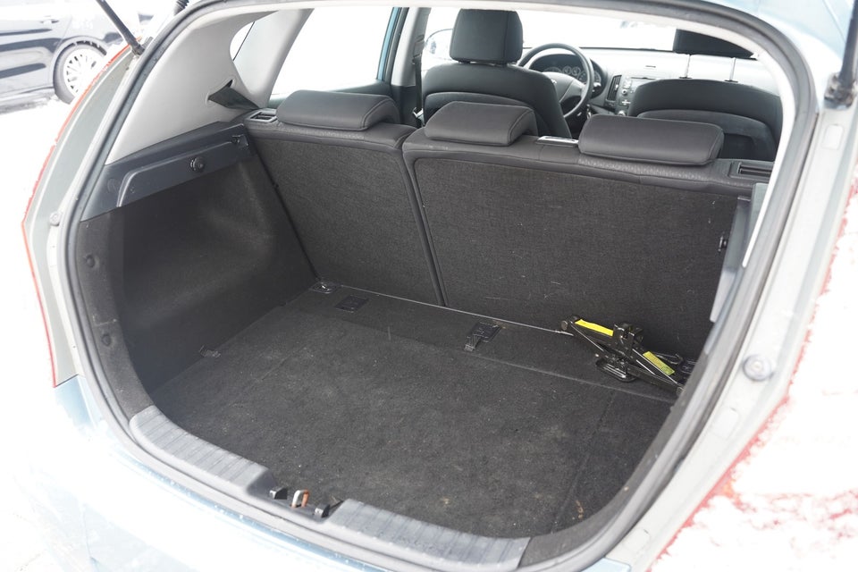 Hyundai i30 1,6 CRDi 90 Classic 5d