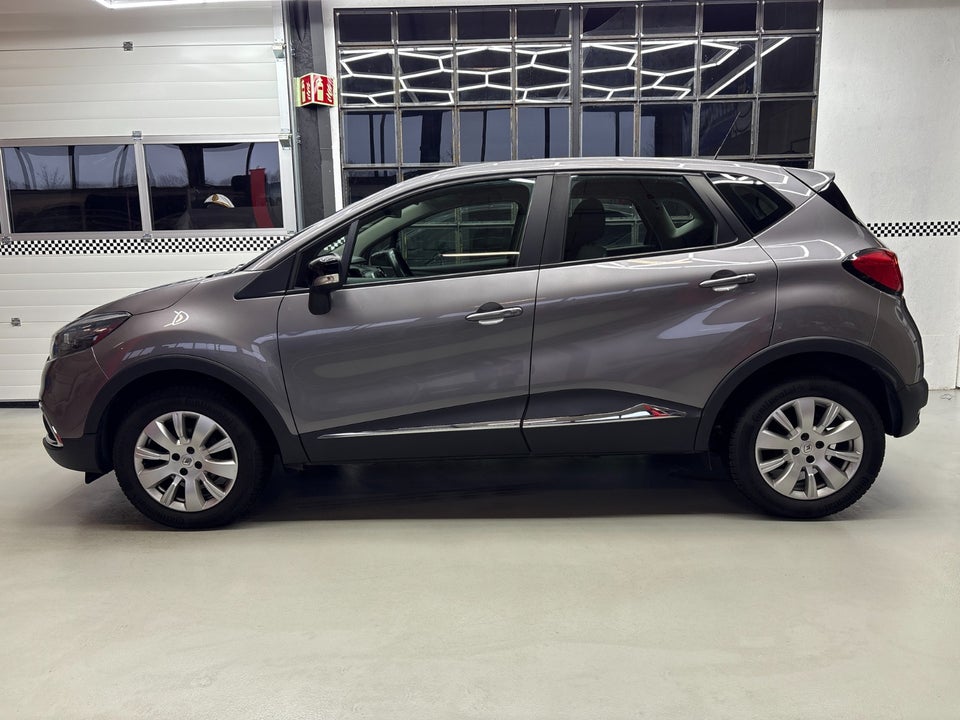 Renault Captur 0,9 TCe 90 Expression 5d