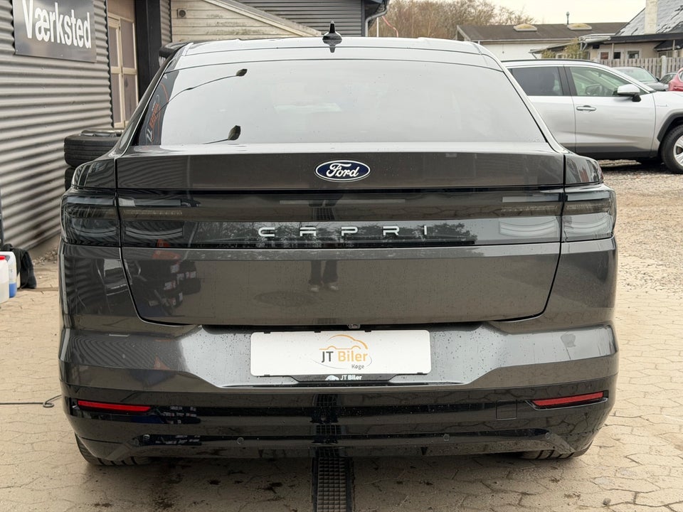 Ford Capri 77 Select Extended Range 5d