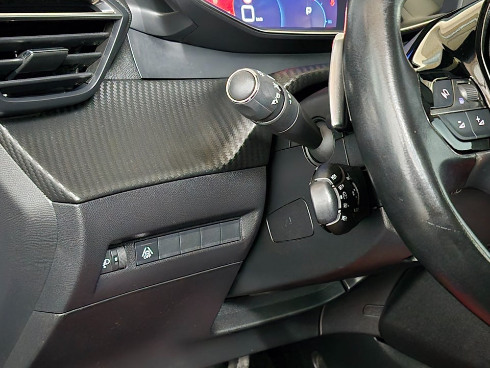 Peugeot 208 1,2 PureTech 100 Allure EAT8 5d