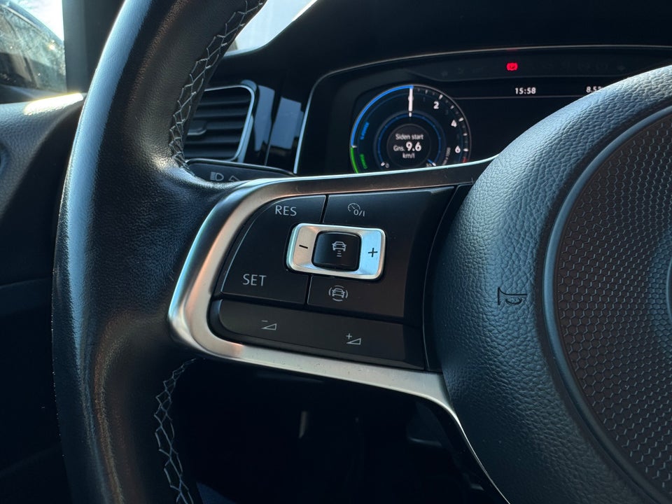 VW Golf VII 1,4 GTE DSG 5d