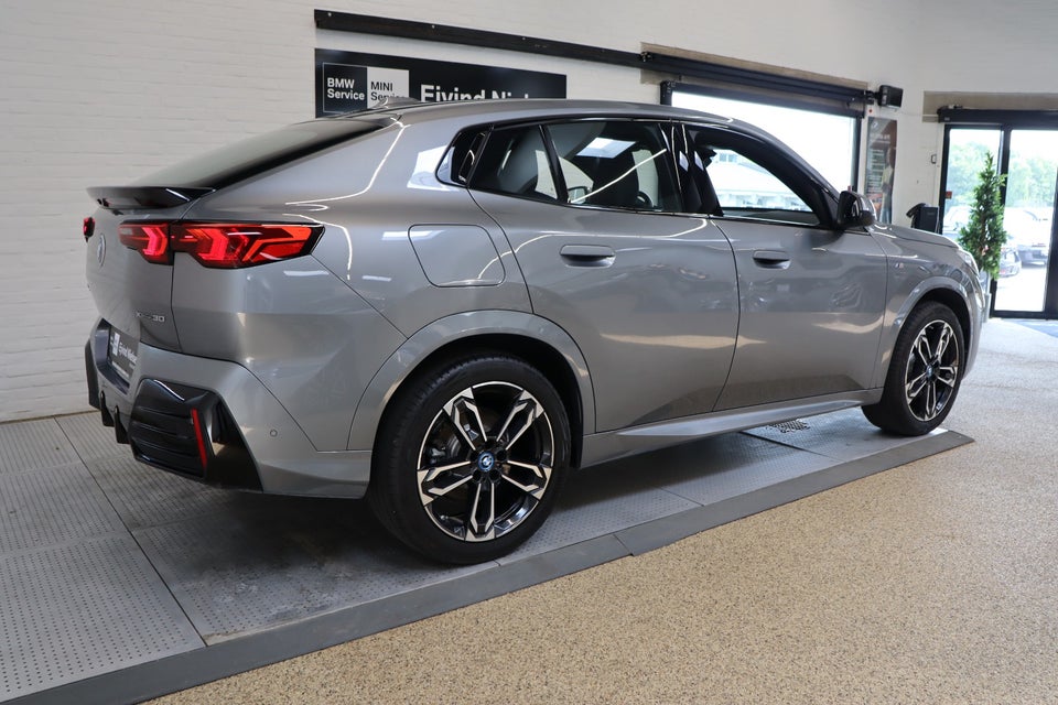 BMW iX2 xDrive30 M-Sport Premium 5d