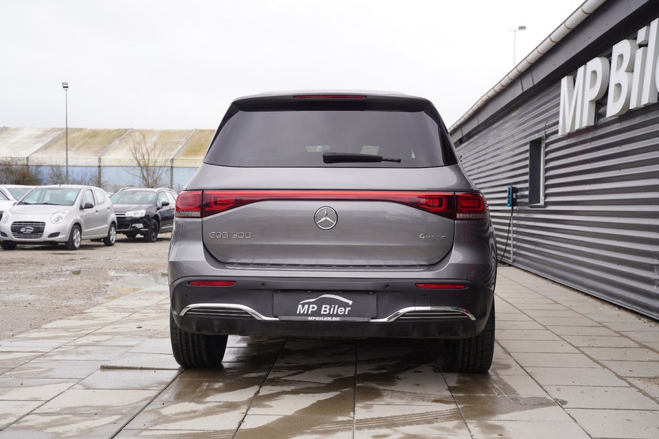 Mercedes EQB300 AMG Line 4Matic 5d