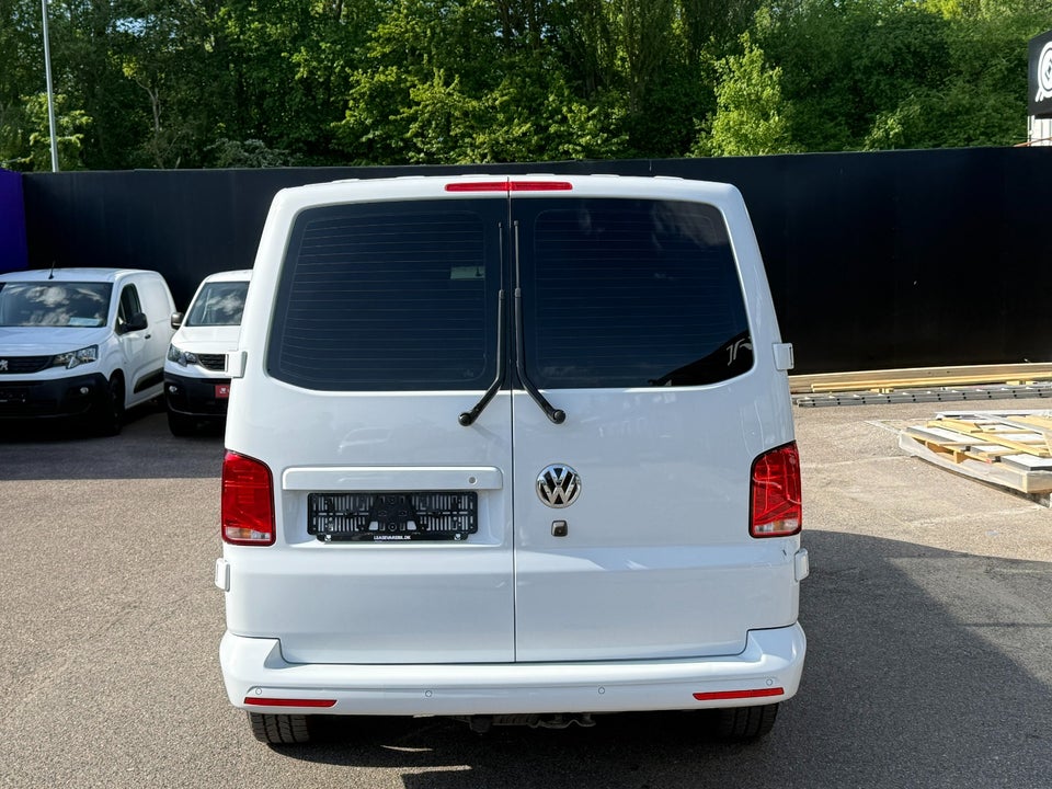 VW Transporter 2,0 TDi 199 Kassevogn DSG 4Motion kort
