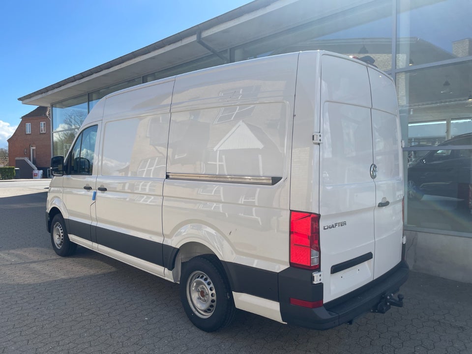 VW Crafter 35 2,0 TDi 140 Kassevogn L3H2 aut.