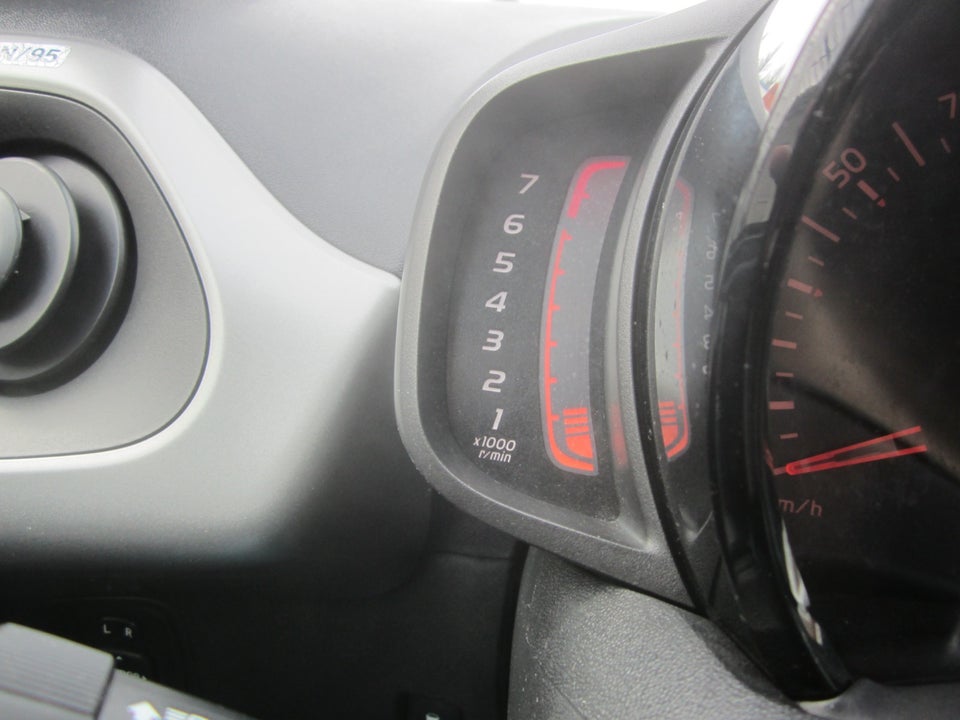 Toyota Aygo 1,0 VVT-i x-play 5d