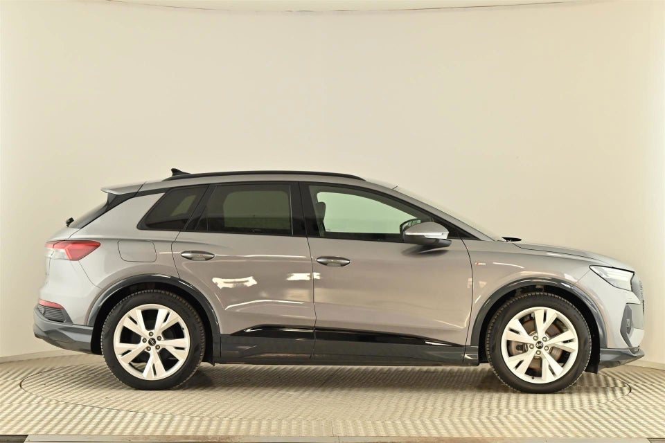 Audi Q4 e-tron 50 S-line quattro 5d