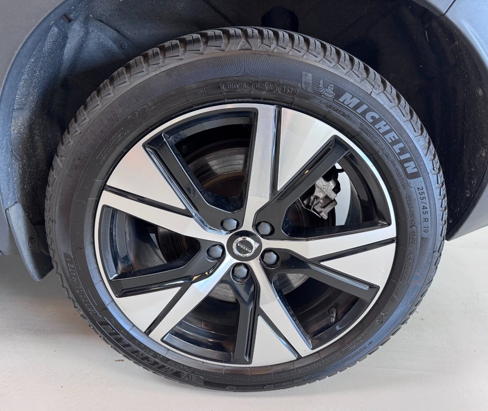 Volvo XC40 P8 ReCharge Twin R-Design 5d