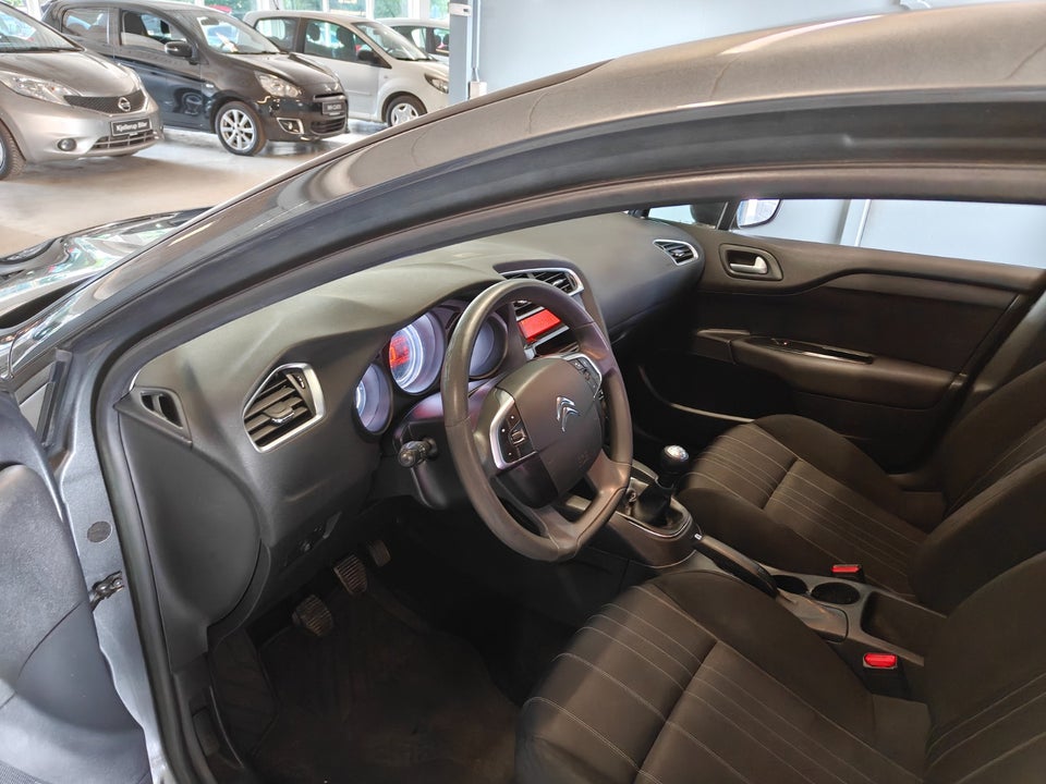Citroën C4 1,4 VTi Attraction 5d