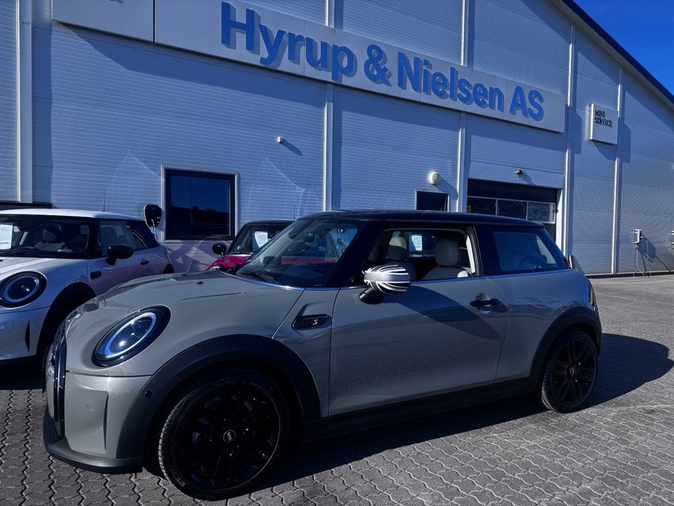 MINI Cooper SE Maximise 3d