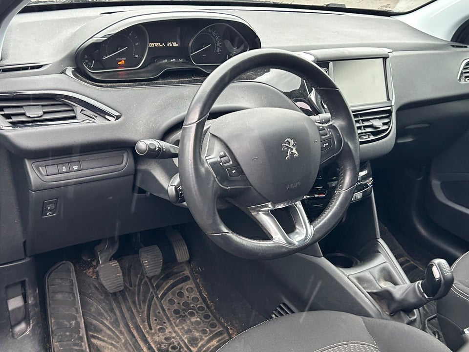 Peugeot 208 1,6 BlueHDi 100 Envy 5d