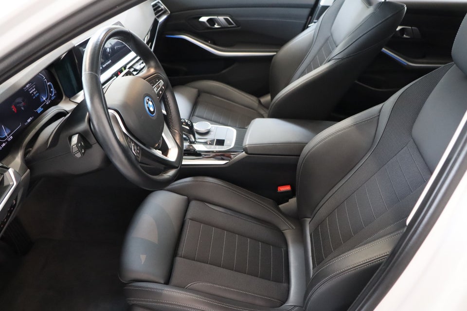 BMW 330e 2,0 Touring Sport Line aut. 5d