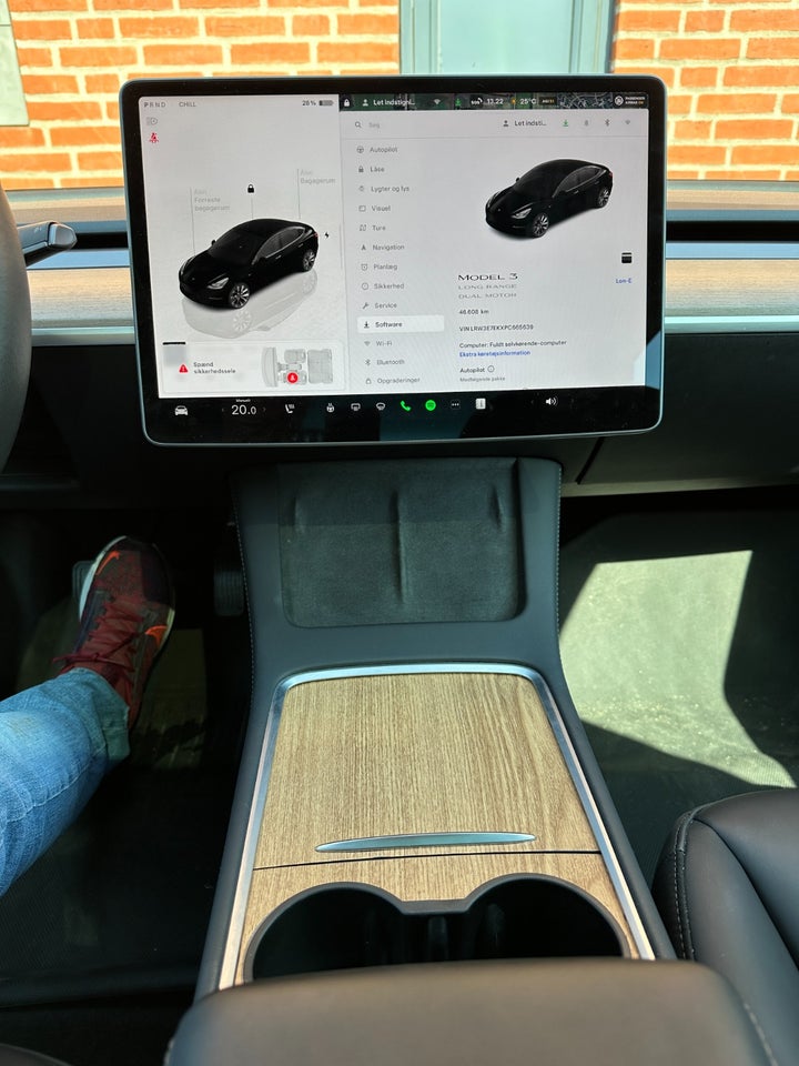 Tesla Model 3 Long Range AWD 4d