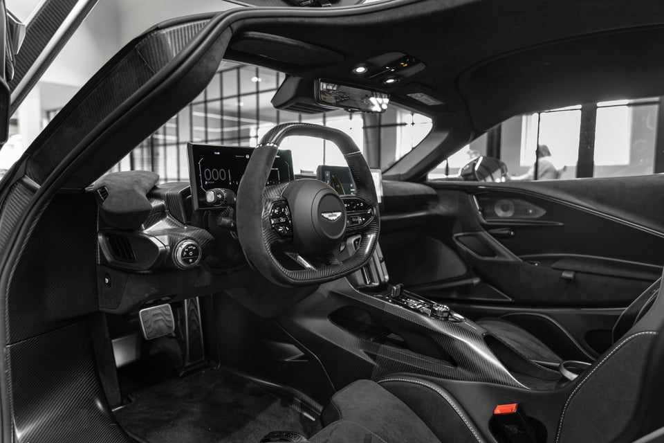 Aston Martin Valhalla 4,0  2d