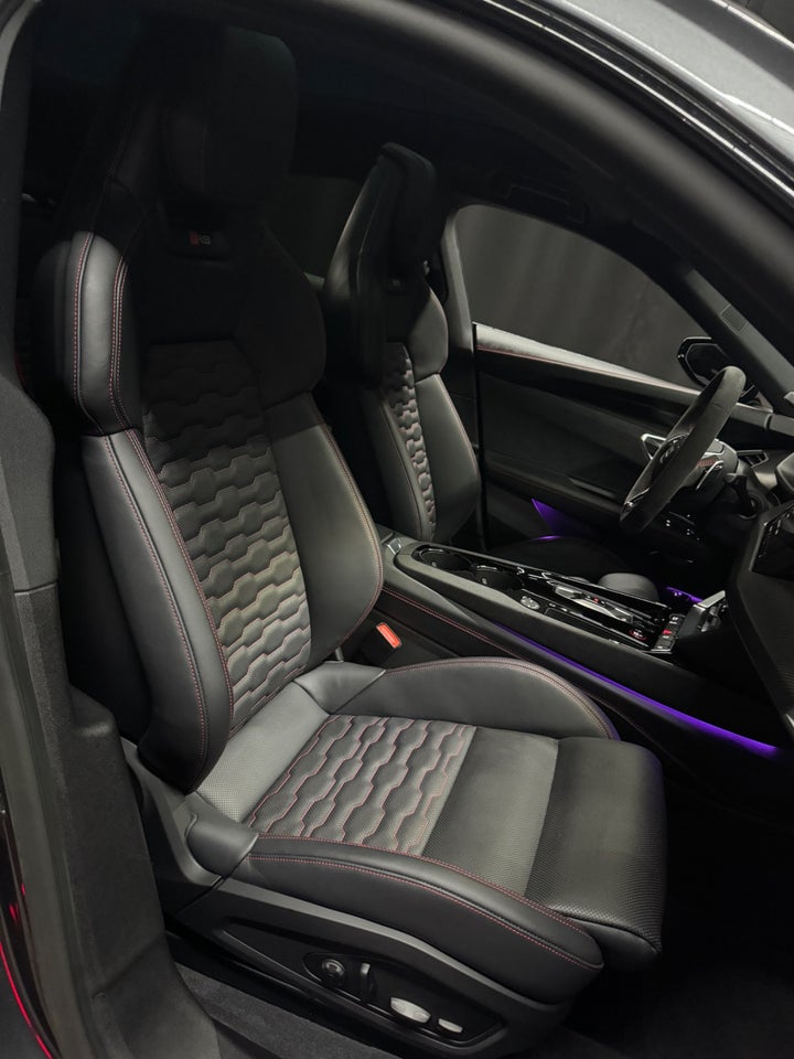 Audi RS e-tron GT quattro 4d