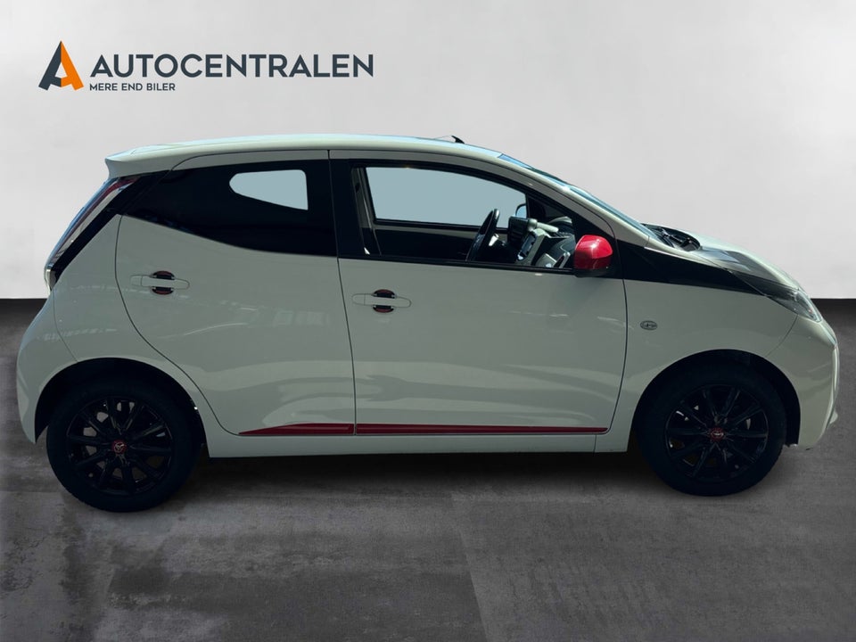 Toyota Aygo 1,0 VVT-i x-press 5d