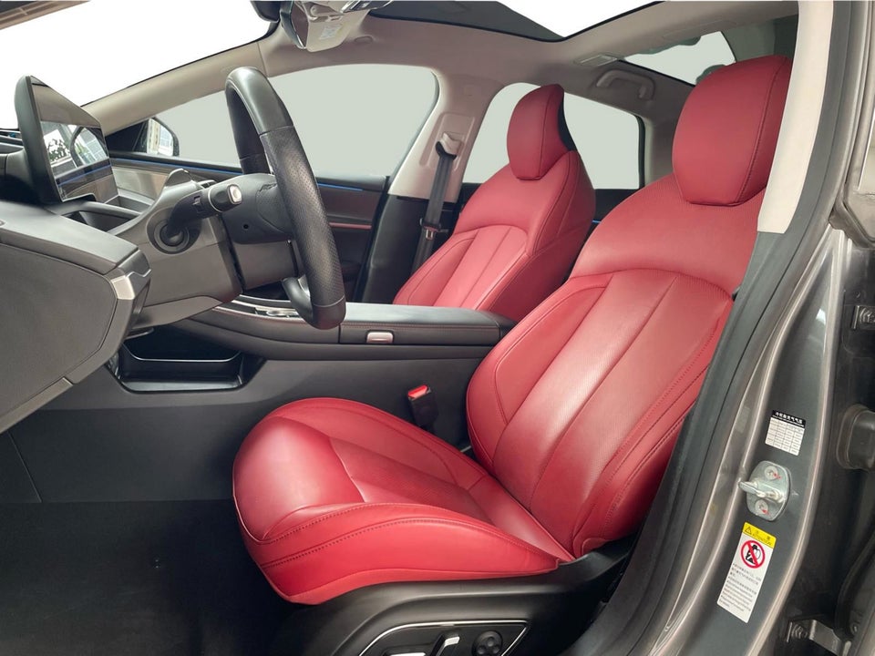 Xpeng P7 Performance 4d