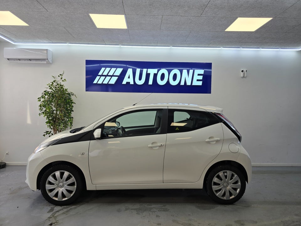 Toyota Aygo 1,0 VVT-i x-play 5d