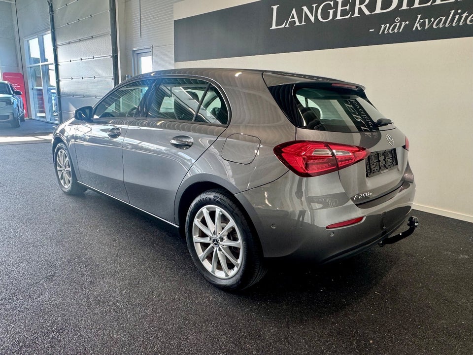 Mercedes A250 e 1,3 Progressive Line aut. 4d