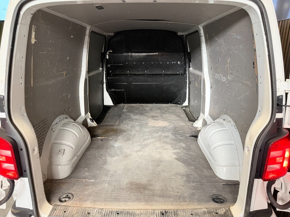 VW Transporter 2,0 TDi 150 Kassevogn DSG lang