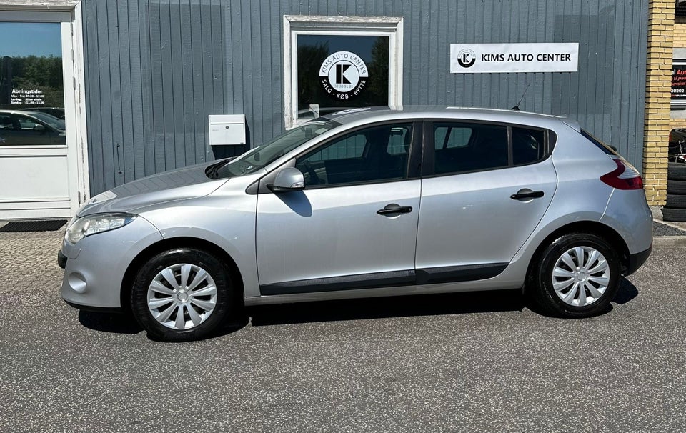 Renault Megane III 1,6 100 Expression 5d