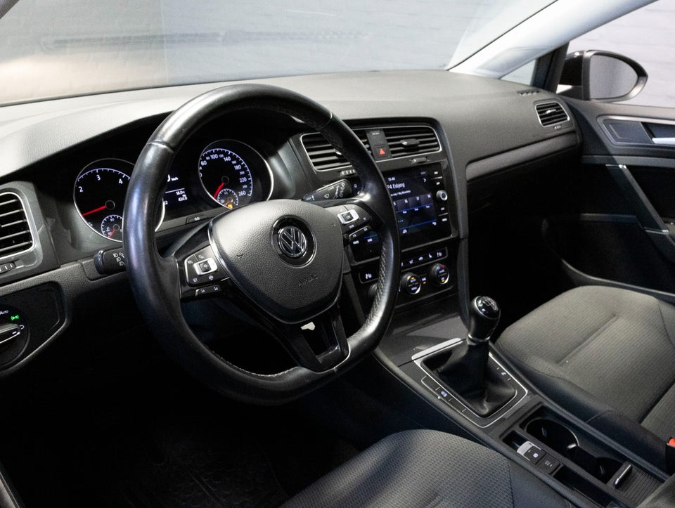 VW Golf VII 1,6 TDi 115 Comfortline Variant 5d