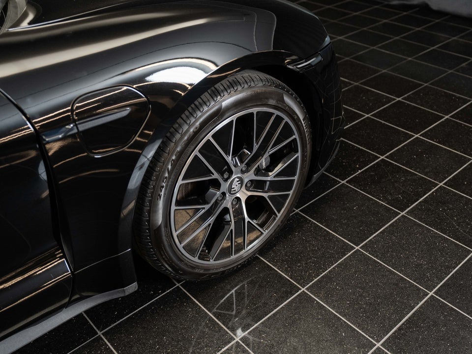 Porsche Taycan Performance+ 4d