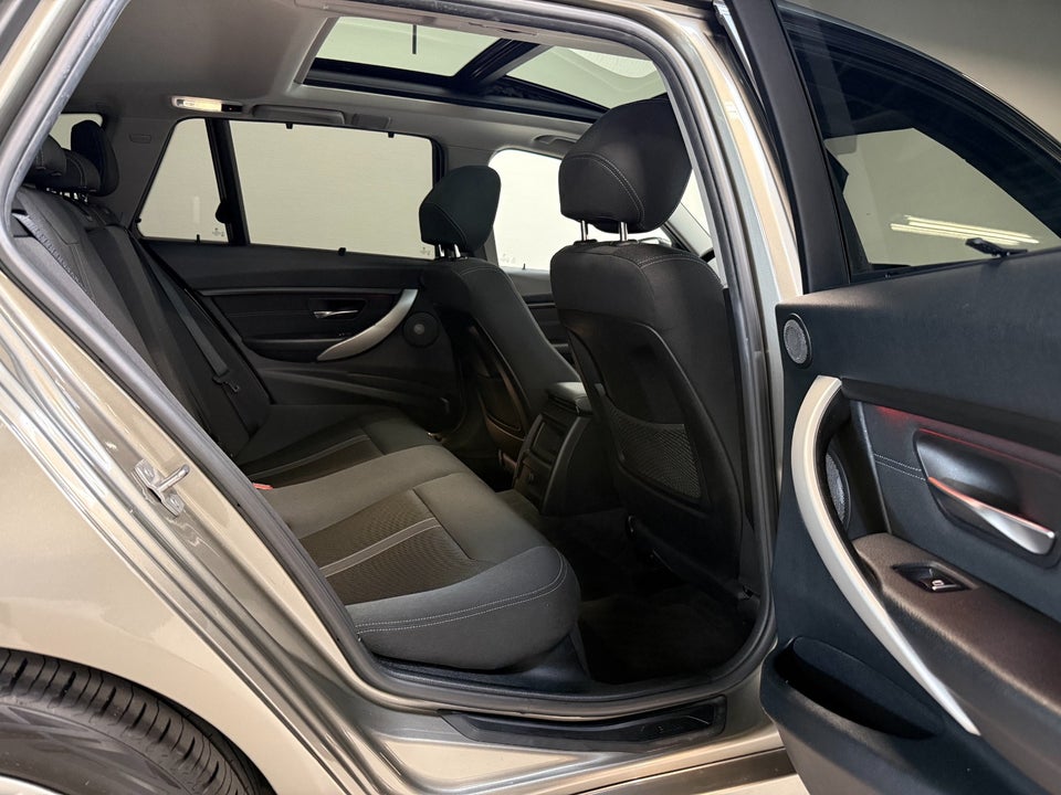 BMW 320d 2,0 Touring aut. 5d