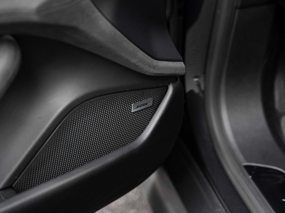 Porsche Taycan GTS Performance+  4d