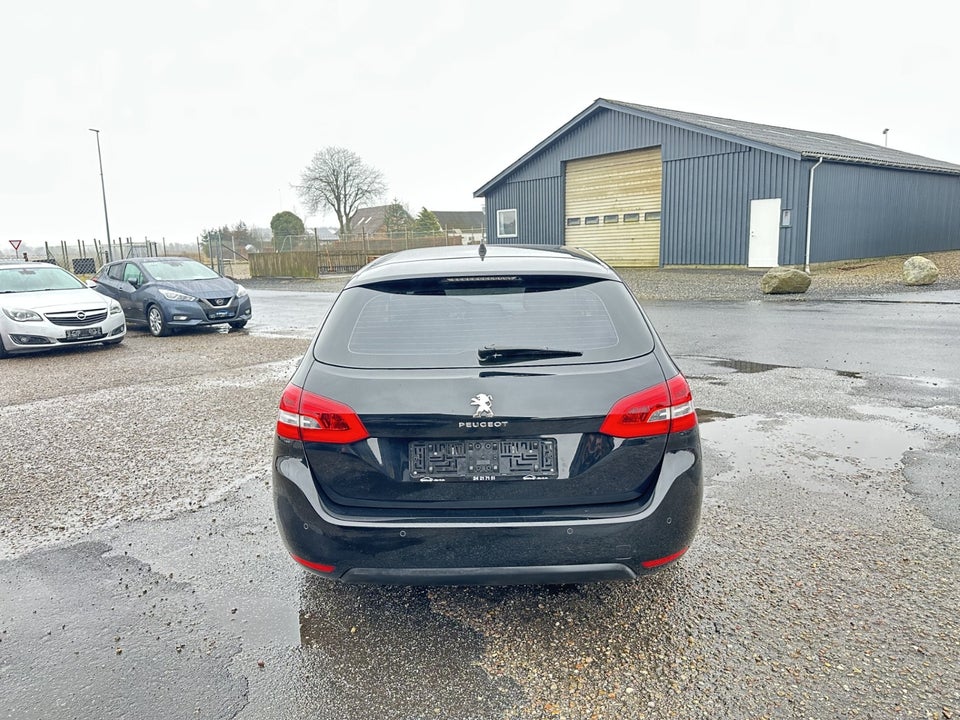 Peugeot 308 1,2 e-THP 130 Allure SW 5d