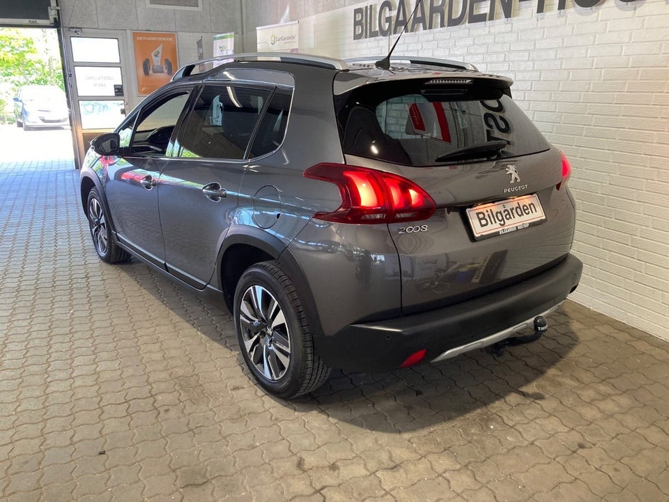 Peugeot 2008 1,2 e-THP 110 Allure Sky 5d