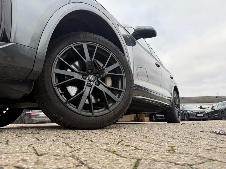 Audi Q5 50 TFSi e S-line quattro S-tr. 5d