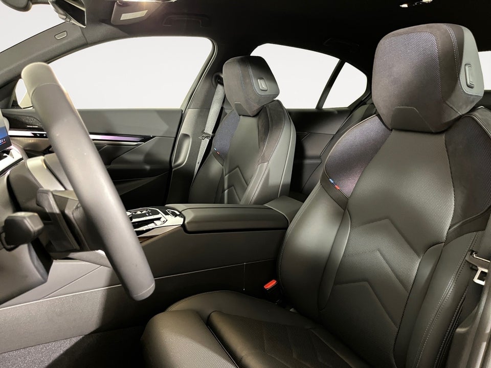 BMW i5 eDrive40 M-Sport 4d