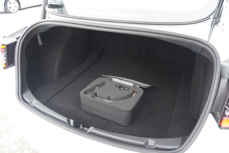 Tesla Model 3 Long Range AWD 4d