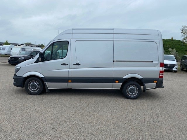 Mercedes Sprinter 319 3,0 CDi R2 Kassevogn 5d