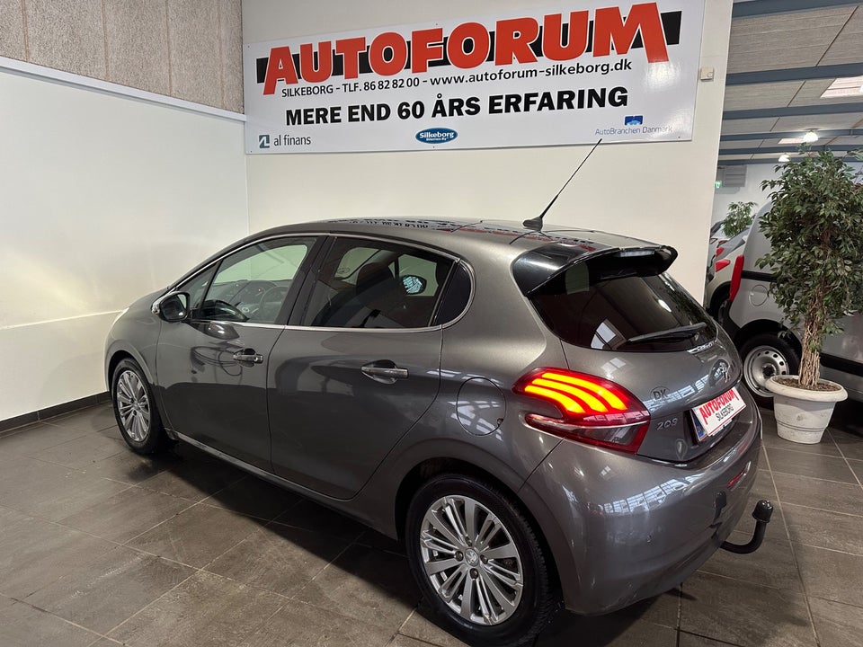 Peugeot 208 1,6 BlueHDi 100 Allure Sky 5d