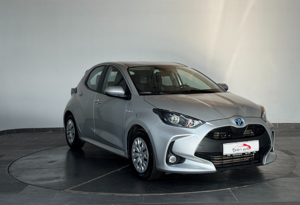 Toyota Yaris 1,5 Hybrid H3 e-CVT 5d