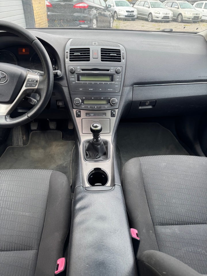 Toyota Avensis 1,8 VVT-i T2 stc. 5d