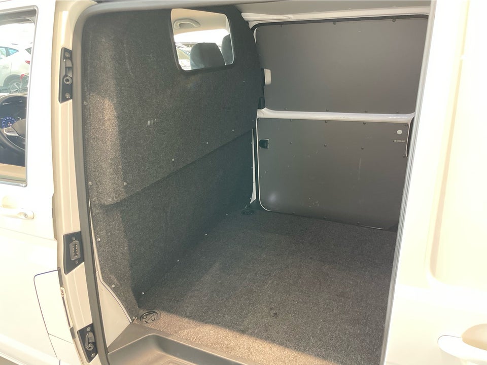 VW Transporter 2,0 TDi 204 Kassevogn DSG kort