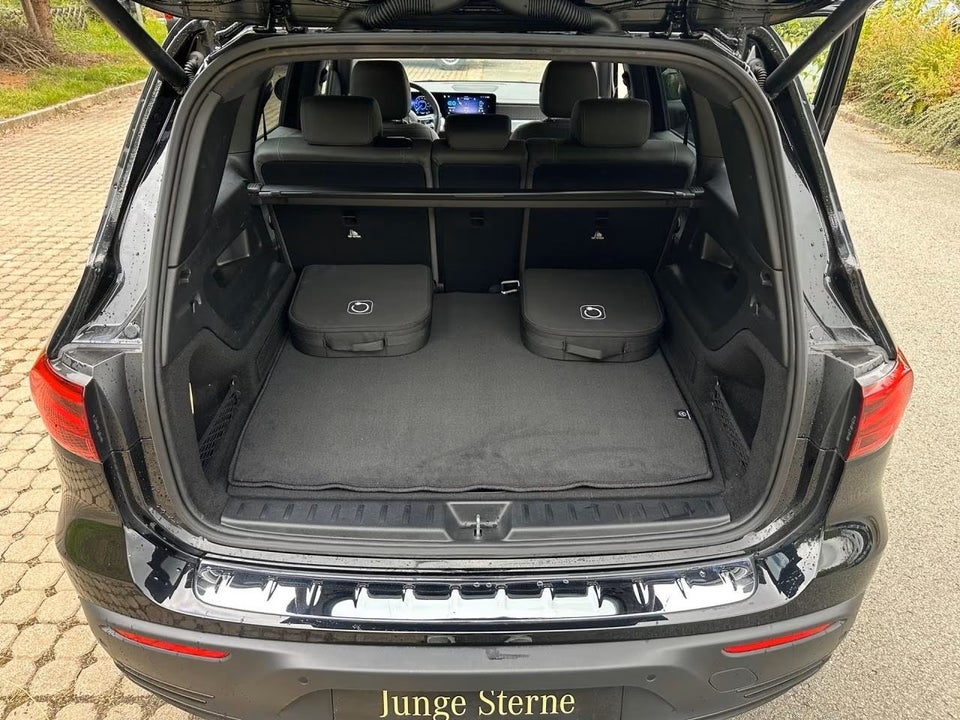 Mercedes EQB300 Progressive Advance Plus 4Matic 5d